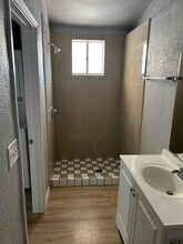 343 N Harris Dr in Mesa, AZ - Foto de edificio - Building Photo