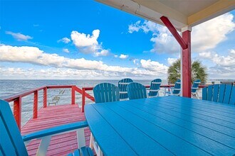 2102 Todville Rd in Seabrook, TX - Building Photo - Building Photo