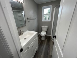 18 Waltess Rd, Unit 2 bedroom apartment in Lake Ronkonkoma, NY - Building Photo - Building Photo