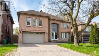 338 Parkview Ave in Toronto, ON - Building Photo