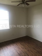 207 Taylor St-Unit -7 in Merkel, TX - Foto de edificio - Building Photo