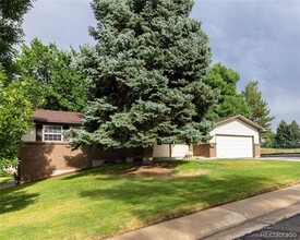 6586 S Crocker St in Littleton, CO - Building Photo - Building Photo