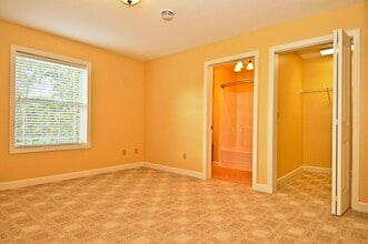 501 Crawford Ave, Unit 301 in Morgantown, WV - Foto de edificio - Building Photo