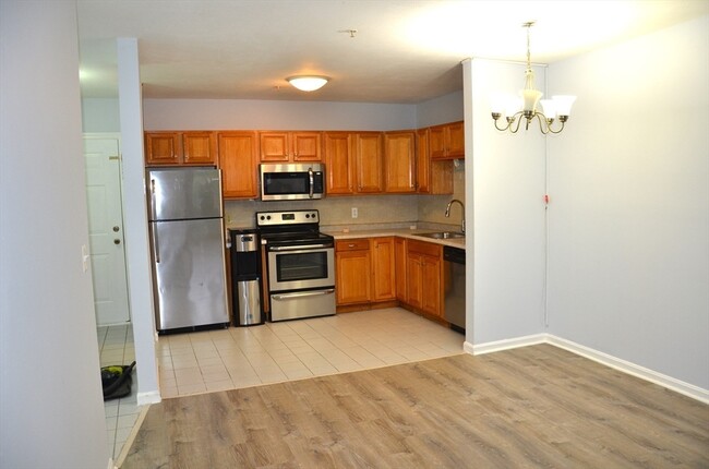 20 Heaths Ct in Lynn, MA - Foto de edificio - Building Photo