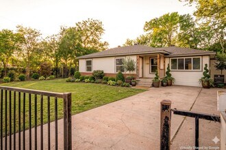 1315 Whitley Dr, Unit 1315 Whitley Dr Unit 2 in Dallas, TX - Foto de edificio - Building Photo