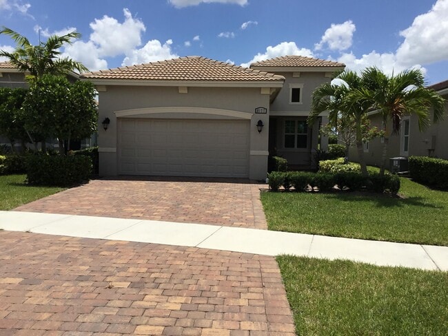 9177 SW Pepoli Way in Port St. Lucie, FL - Building Photo - Building Photo