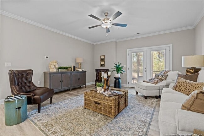 200 Gallery Dr in Spring Lake, NC - Foto de edificio - Building Photo