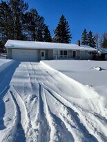 140 E Niagara St in Duluth, MN - Building Photo