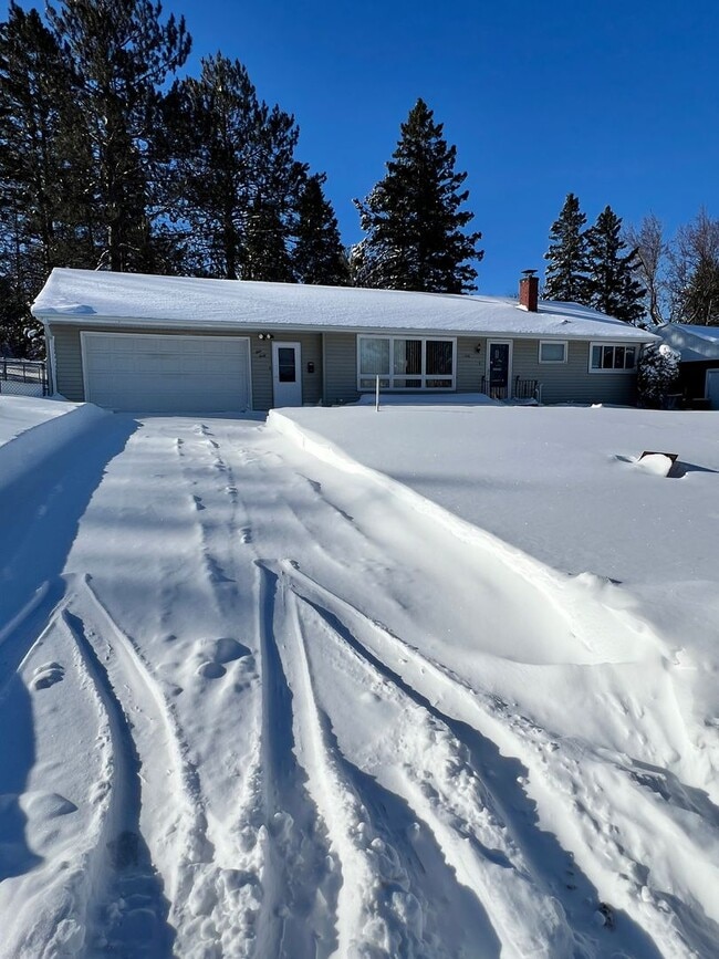 property at 140 E Niagara St