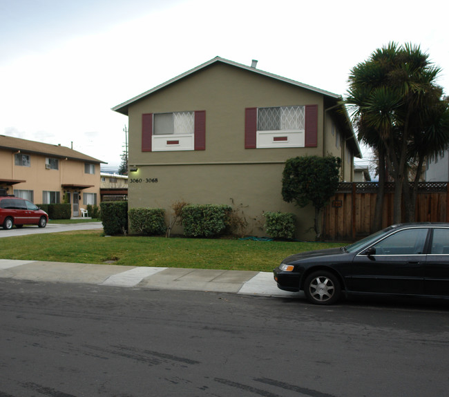 3060-3068 Emerson St in Palo Alto, CA - Foto de edificio - Building Photo