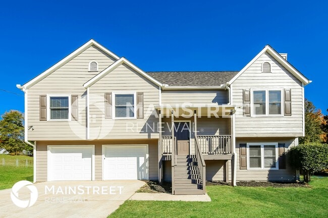 property at 32 Emerald Pines Ln