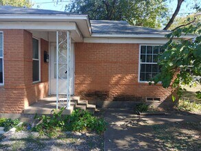 3015 Avon St-Unit -3015 in Dallas, TX - Building Photo - Building Photo