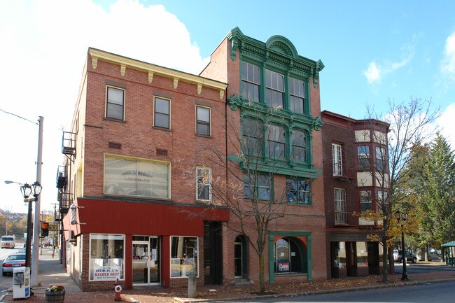 88 Remsen St in Cohoes, NY - Building Photo - Building Photo
