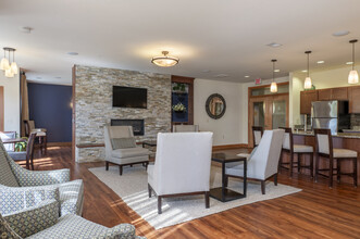 Paragon Place at Bishops Bay in Middleton, WI - Foto de edificio - Interior Photo