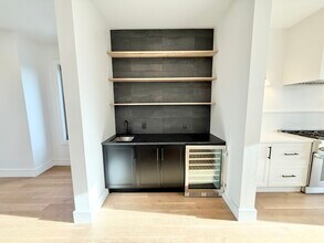 238 Webster St, Unit 6 in Boston, MA - Building Photo - Building Photo