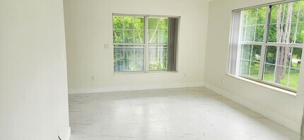 11128 59th St N in West Palm Beach, FL - Building Photo - Building Photo