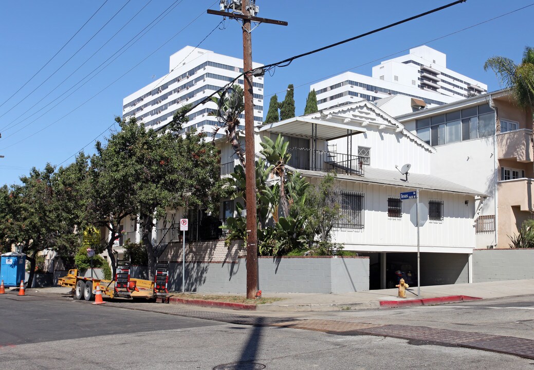 1293 Barry Ave in Los Angeles, CA - Building Photo