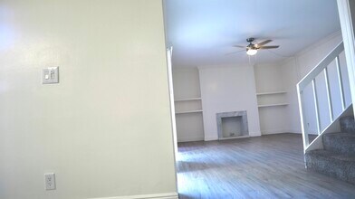 194 Lake Arbor Dr in Palm Springs, FL - Building Photo - Building Photo