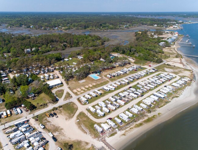 4616 Devane Rd SW in Shallotte, NC - Foto de edificio - Building Photo