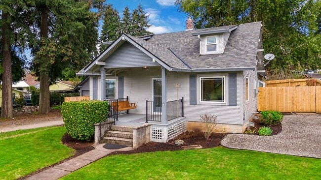property at 2330 E McLoughlin Blvd