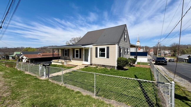 301 Lynn Ave in Kingsport, TN - Building Photo - Building Photo