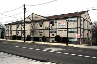 Cambridge Court Apartments