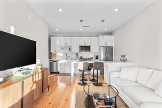 35 Somerset Ave, Unit #5A in Winthrop, MA - Building Photo - Building Photo