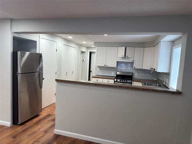 303 Alfred St in North Babylon, NY - Building Photo - Building Photo