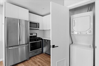 941 Normandie Ave in Los Angeles, CA - Building Photo - Building Photo