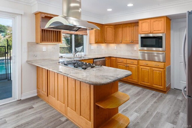 property at 6427 Dunlo Pl