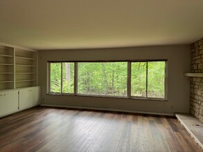 2394 Fishinger Rd in Columbus, OH - Building Photo - Building Photo