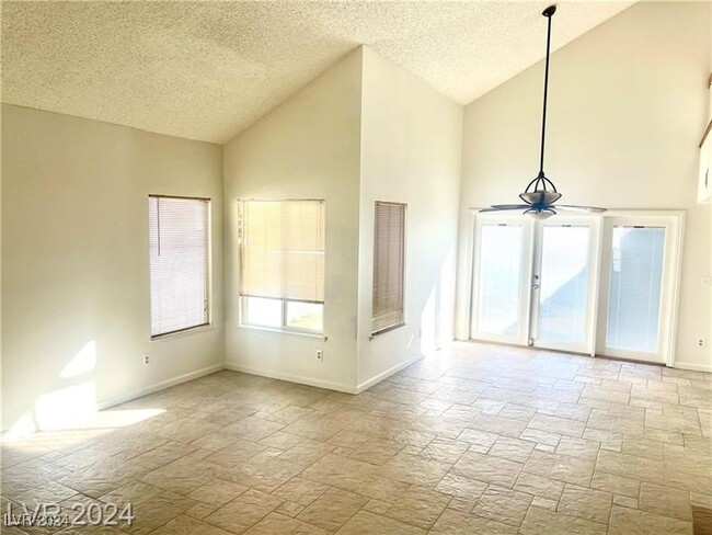 6 Megan Dr in Henderson, NV - Building Photo - Building Photo