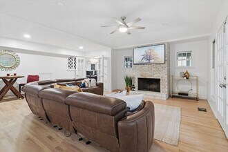 8106 San Benito Way in Dallas, TX - Building Photo - Building Photo