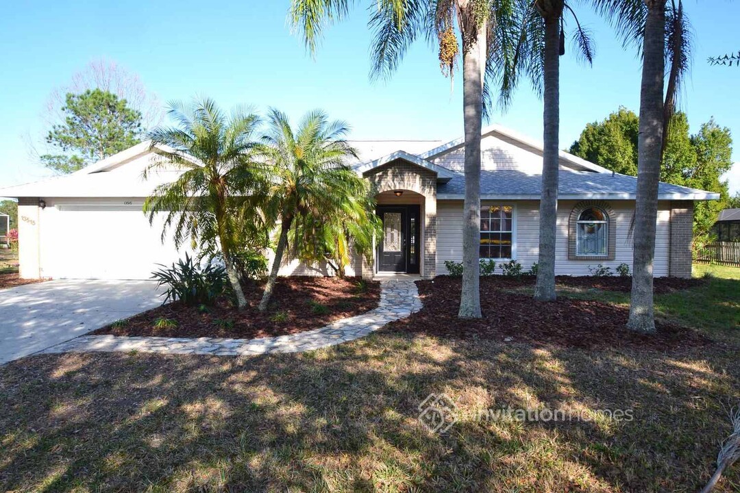 13515 3rd Ave NE in Bradenton, FL - Building Photo