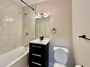 162 Ivy Crescent in Ottawa, ON - Building Photo - Building Photo