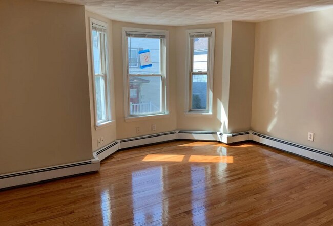 9 Skehan St, Unit 2 in Somerville, MA - Building Photo - Building Photo