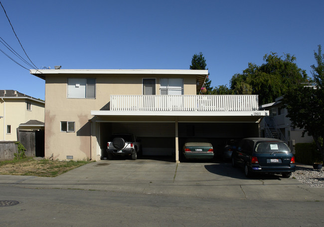 905 Fremont Pl in Menlo Park, CA - Building Photo - Building Photo