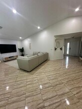 4938 SW 33rd Way in Fort Lauderdale, FL - Building Photo - Building Photo
