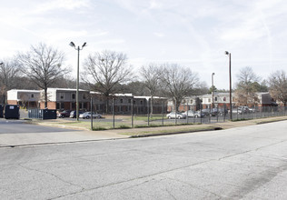 Forest Cove Apartments in Atlanta, GA - Foto de edificio - Building Photo