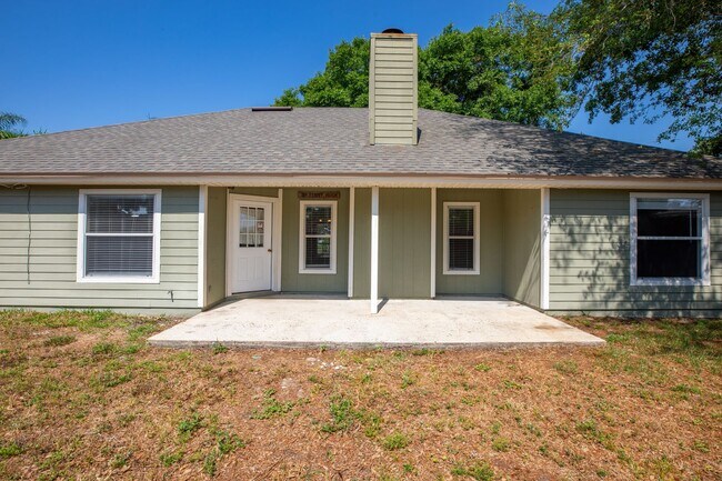 4025 Smoke Ridge Cir S in Jacksonville, FL - Building Photo - Building Photo