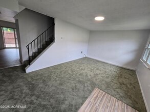 4 Greenwood Loop Rd in Brick, NJ - Building Photo - Building Photo