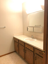 429 State St, Unit 203 in Mankato, MN - Foto de edificio - Building Photo