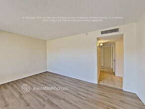 14844 N 24th Pl in Phoenix, AZ - Foto de edificio - Building Photo