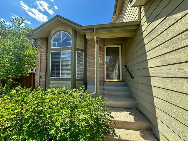890 Garden Dr in Littleton, CO - Building Photo - Building Photo