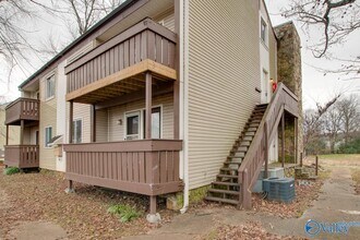 9020 Mahogany Row SE in Huntsville, AL - Building Photo - Building Photo