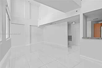 6362 Collins Ave in Miami Beach, FL - Building Photo - Building Photo