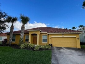 4052 Oak Tree Dr in Davenport, FL - Building Photo