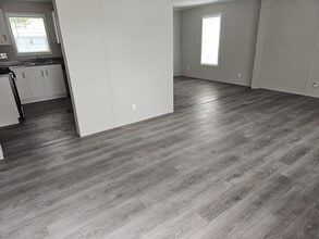 9614 Seaway Dr in Algonac, MI - Building Photo - Building Photo