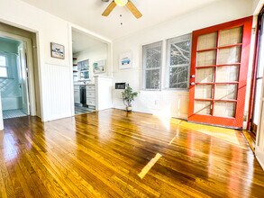 239 Pacific St, Unit I in Santa Monica, CA - Foto de edificio - Building Photo