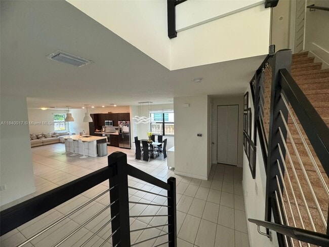 10240 NW 76th Terrace in Doral, FL - Building Photo - Building Photo